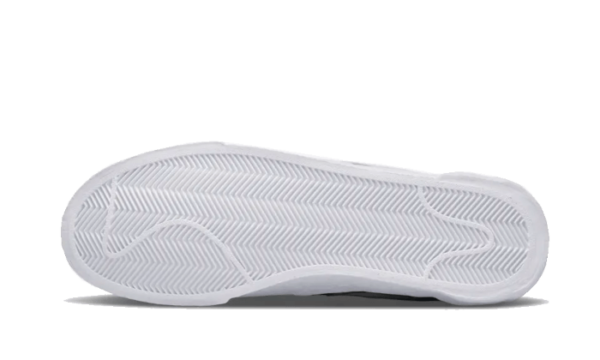 Nike Blazer Low Sacai White Patent - DM6443-100 - 3