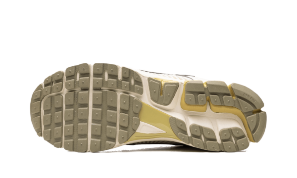 Nike Zoom Vomero 5 Light Bone Medium Olive - FV0397-001 - 4
