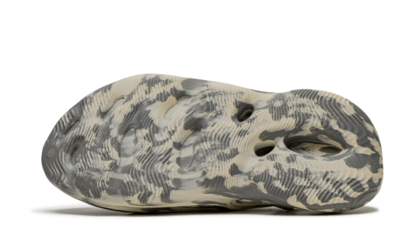 Adidas Yeezy Foam RNNR MXT Moon Gray - GV7904 - 4